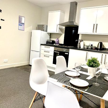 Free, Large Car Park Apartment Wakefield Zewnętrze zdjęcie