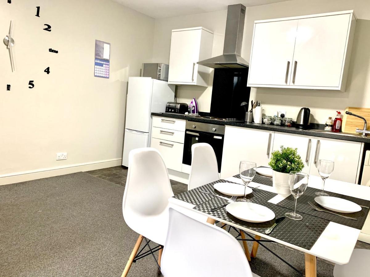 Free, Large Car Park Apartment Wakefield Zewnętrze zdjęcie