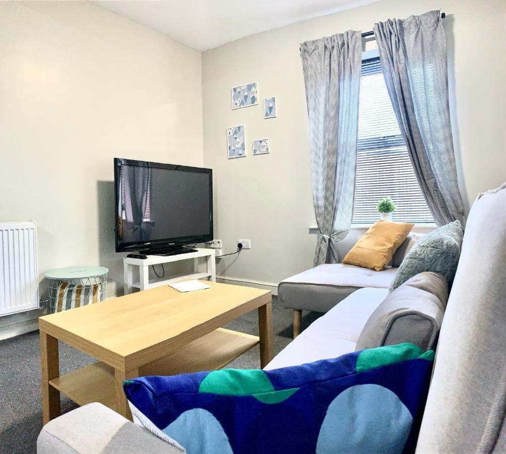 Free, Large Car Park Apartment Wakefield Zewnętrze zdjęcie
