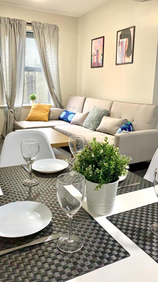 Free, Large Car Park Apartment Wakefield Zewnętrze zdjęcie